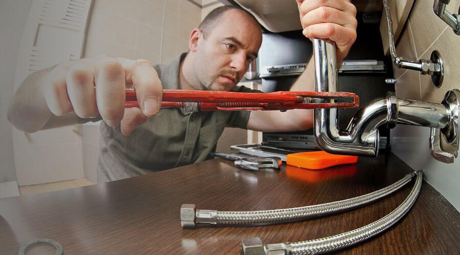 Expert burst pipe repair services in Linn, KS